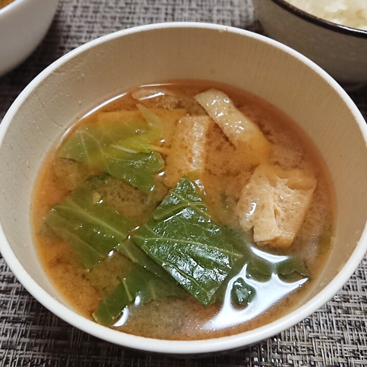 食べきり野菜☆キャベツの外葉と油揚げのお味噌汁